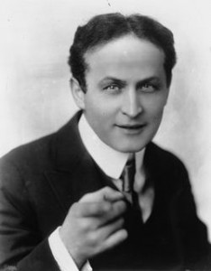 Hungarian-born American magician and escape artist Harry Houdini (1874 - 1926). (Photo by Hulton Archive/Getty Images)