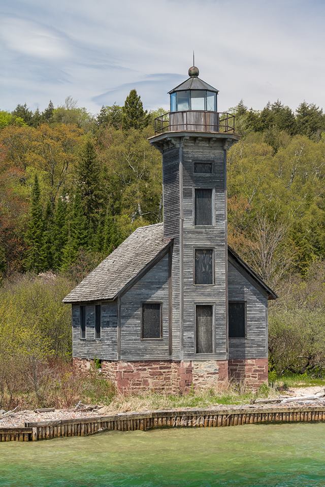 Grand Isle East Channel Light_Musining_Walter E. Elliott.jpg
