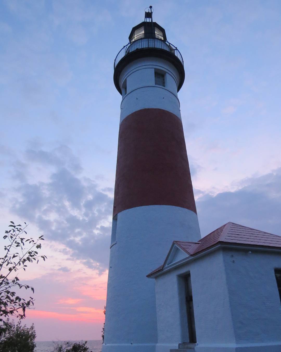 Middle Island Light_alpena_@andreaontheleft .jpg