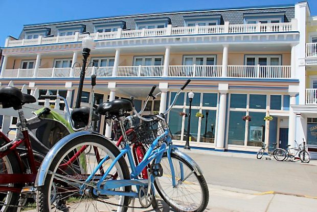 mackinac-bicycle-street-inn.jpg