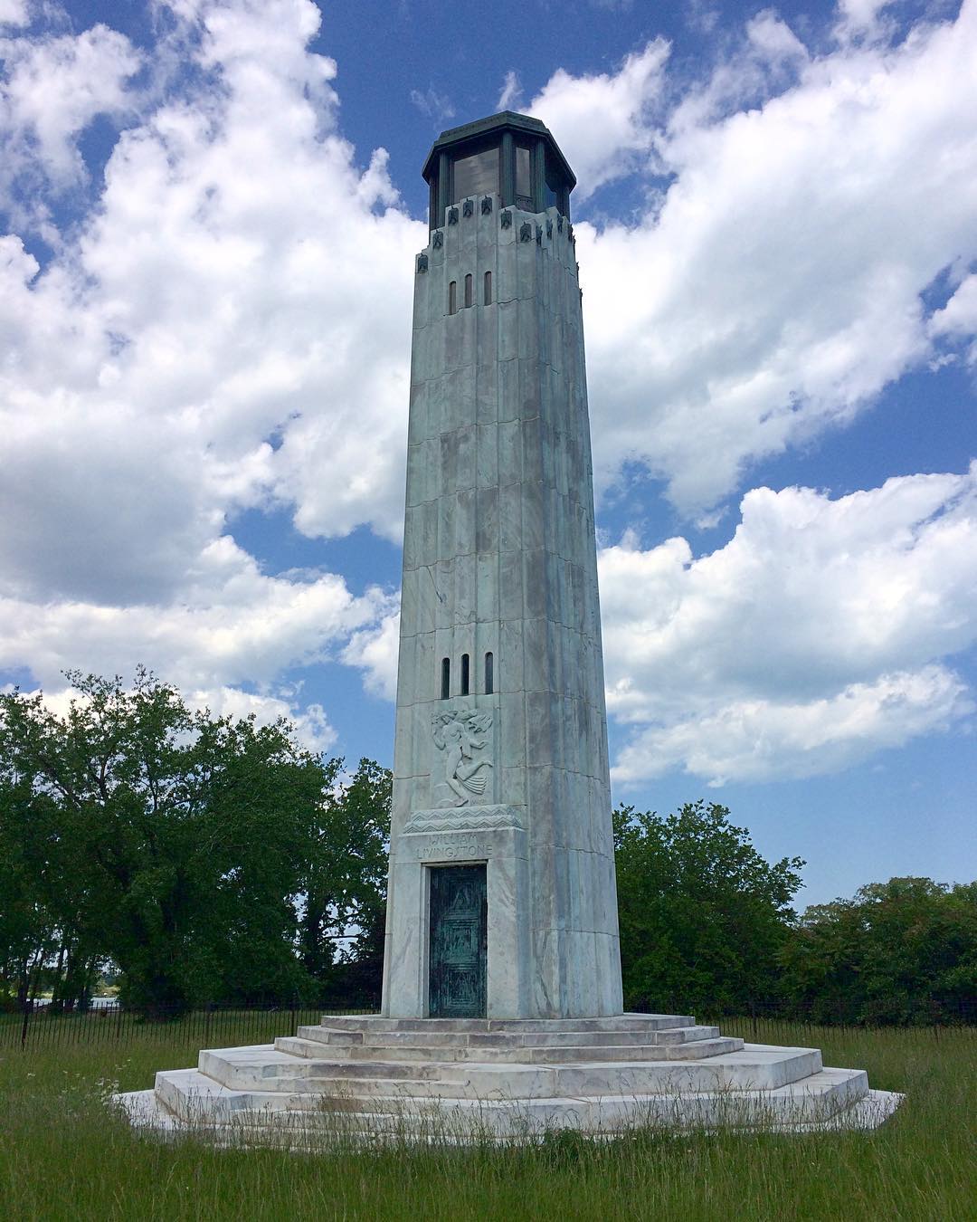 william livingstone memorial light_detroit_@danarchia .jpg