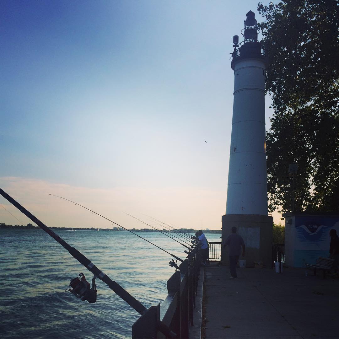 windmill point light_mariner park_grosse point park_@dabrains .jpg