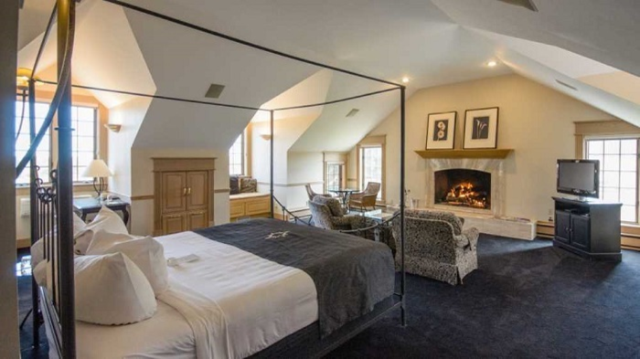 Master bedroom at the Black Star Farms Inn.