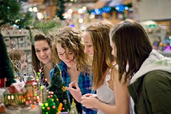 Bronner’s CHRISTmas Wonderland