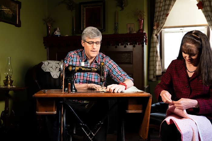 Mo Rocca and Curator Jeanie Miller Having a Sew Off