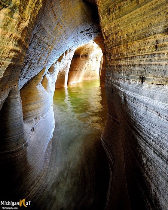 The caves at Miners Castle