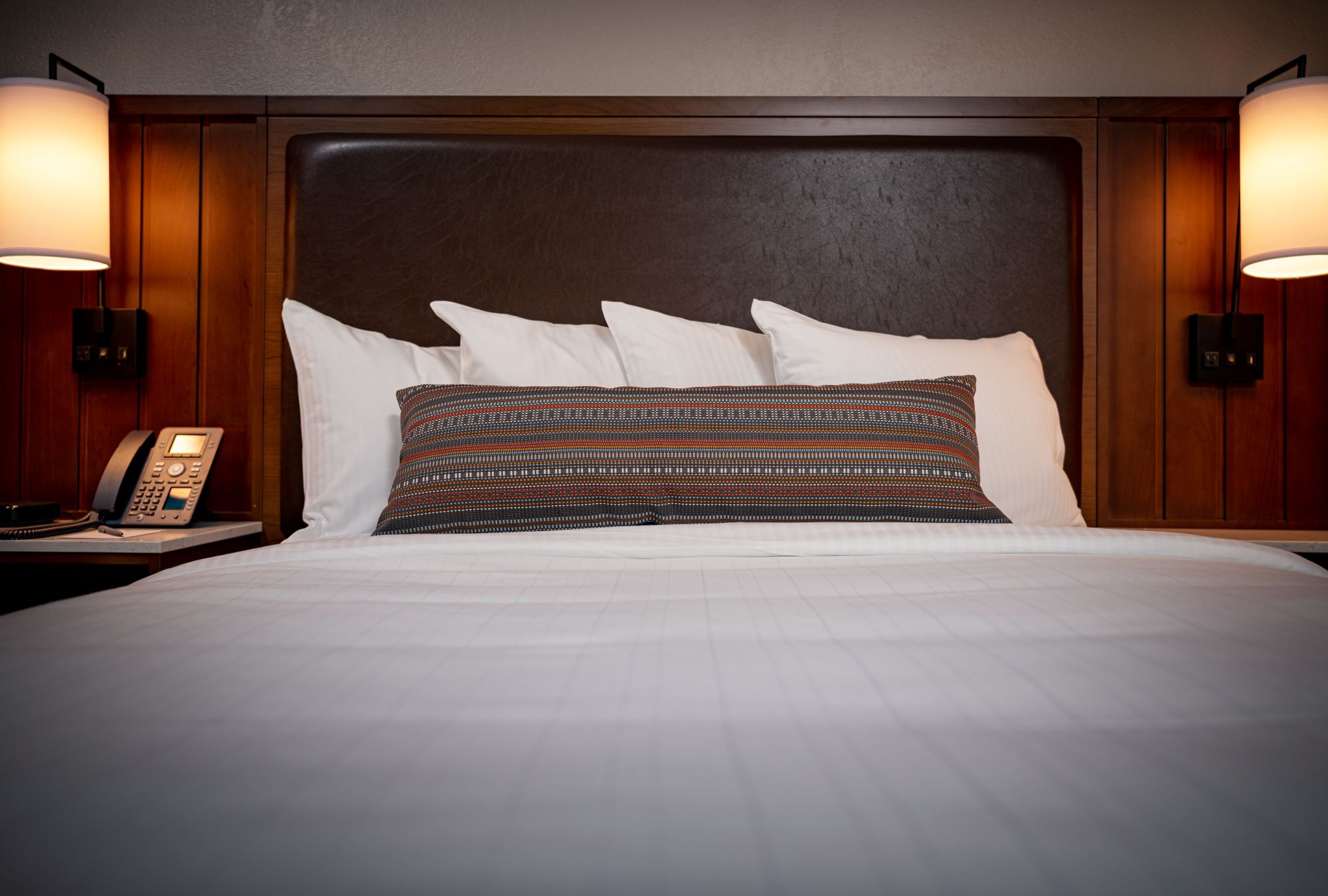 Queen bed at newly renovated hotel  Photo 2