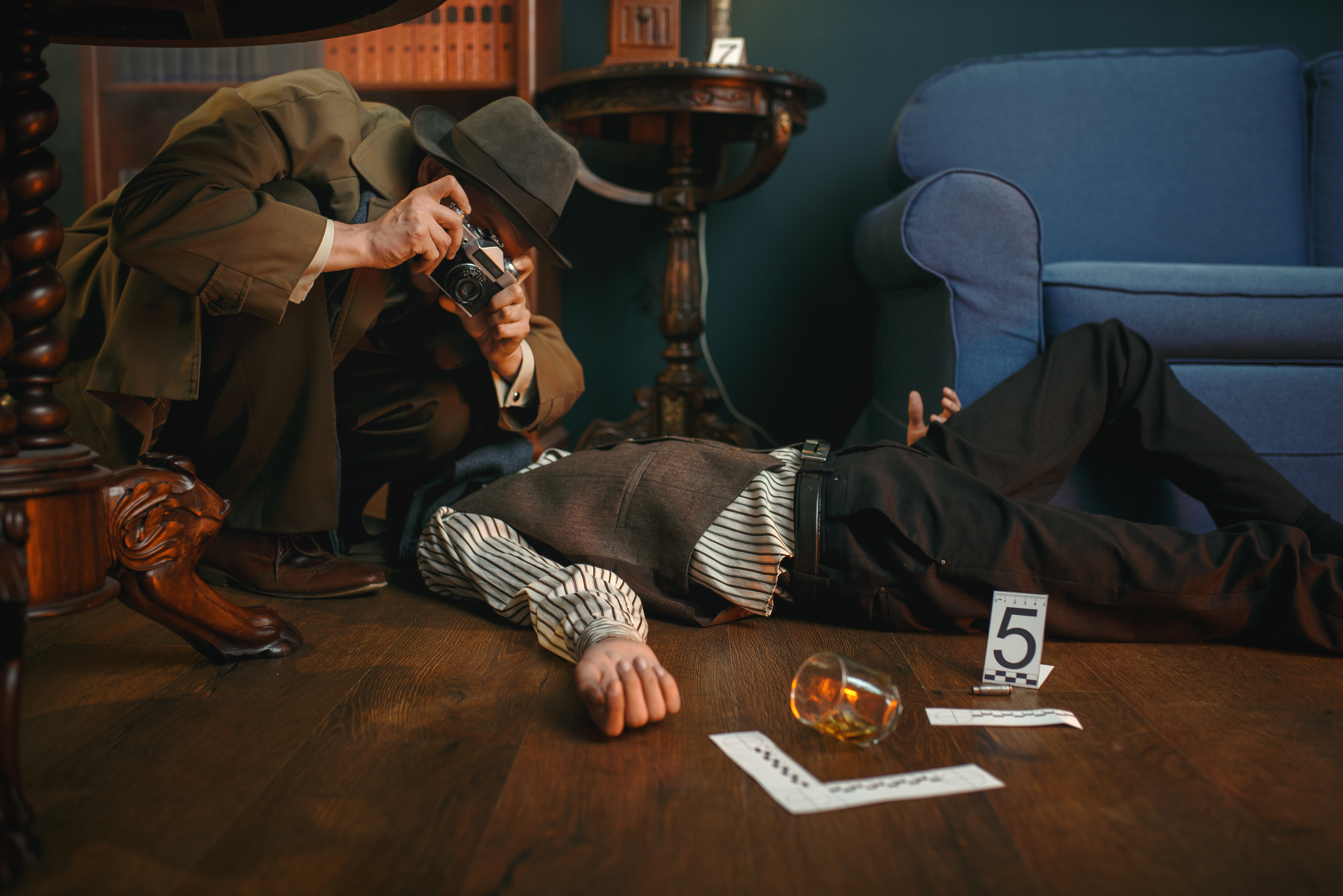 Male detective with camera, crime scene Photo 2