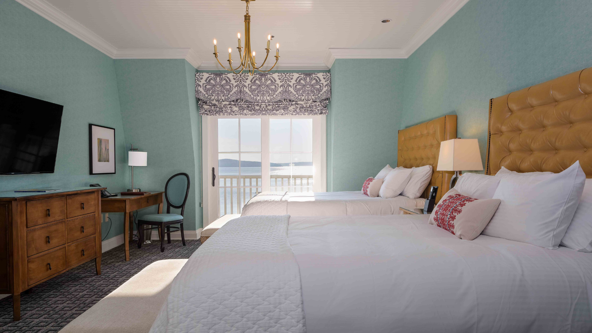 Hotel Walloon Lakeside Double Queen Guest Room with private balcony overlooking Walloon Lake. Photo 2