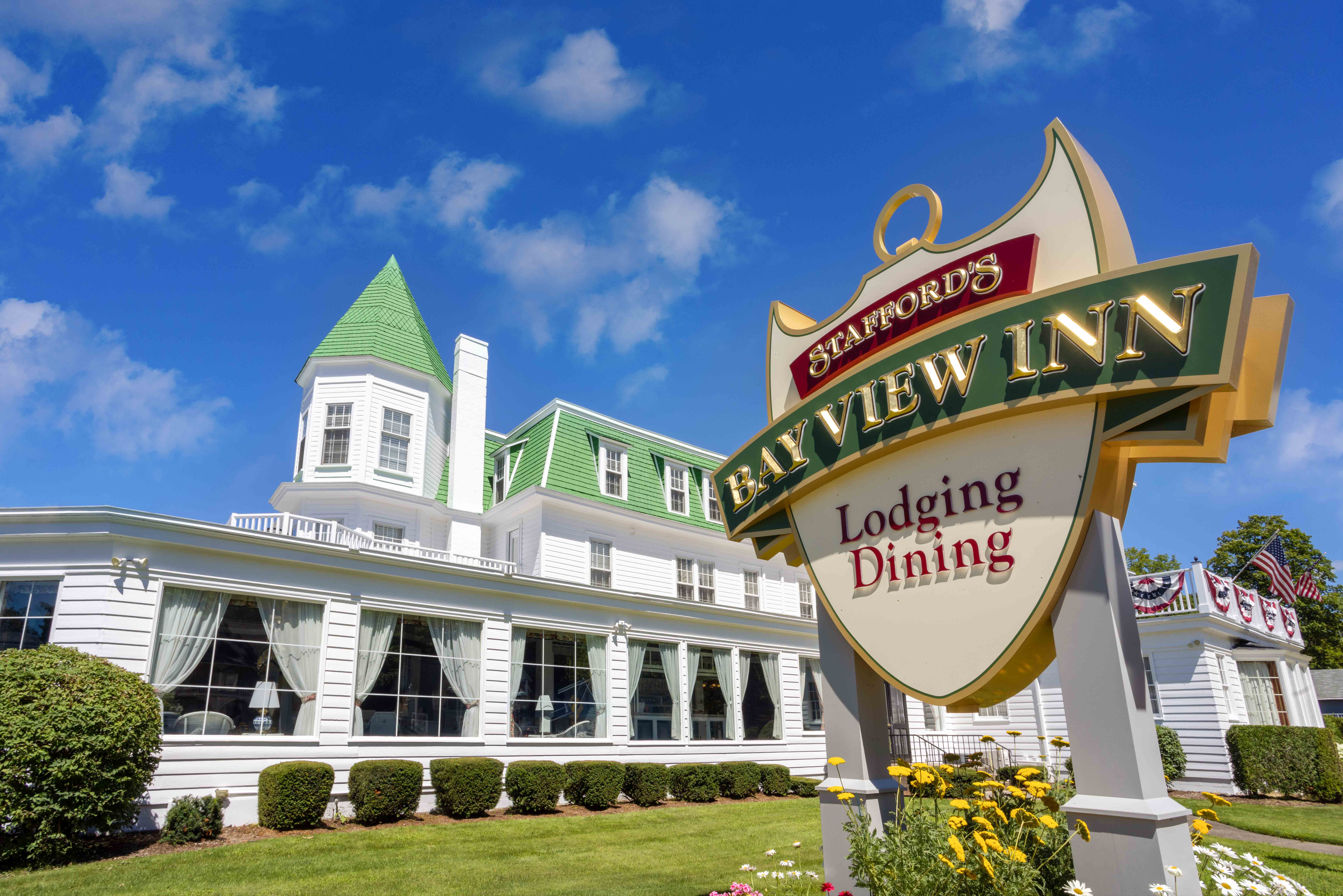 Bay View Inn - Front View Photo 2