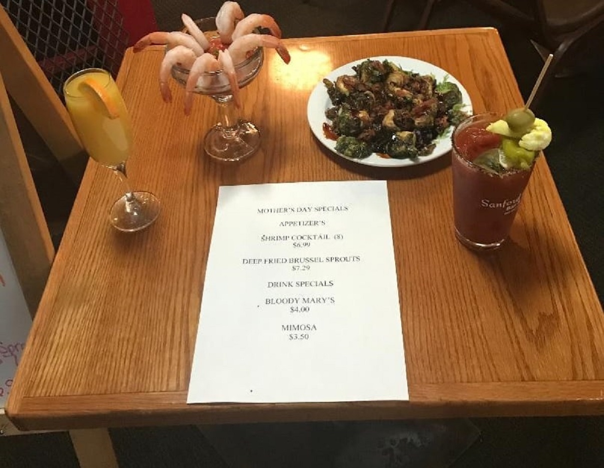 Sanford Lake Bar & Grill Michigan