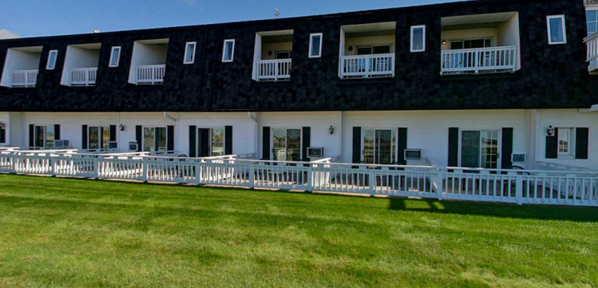 Snyder's Shoreline Inn Michigan