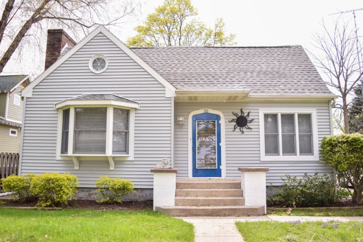 Jaqua Realtors Vacation Places and Rentals Michigan