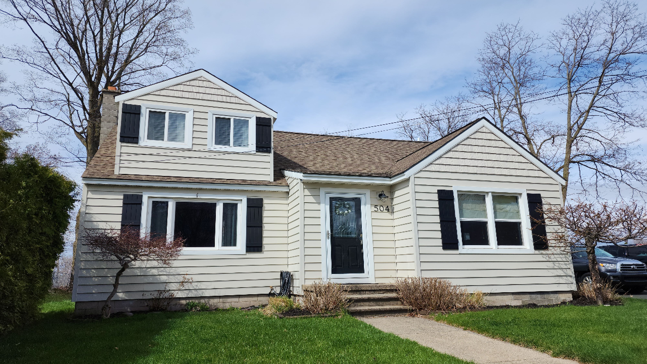 Holiday Vacation Rentals Monroe Bungalow in Petoskey Michigan