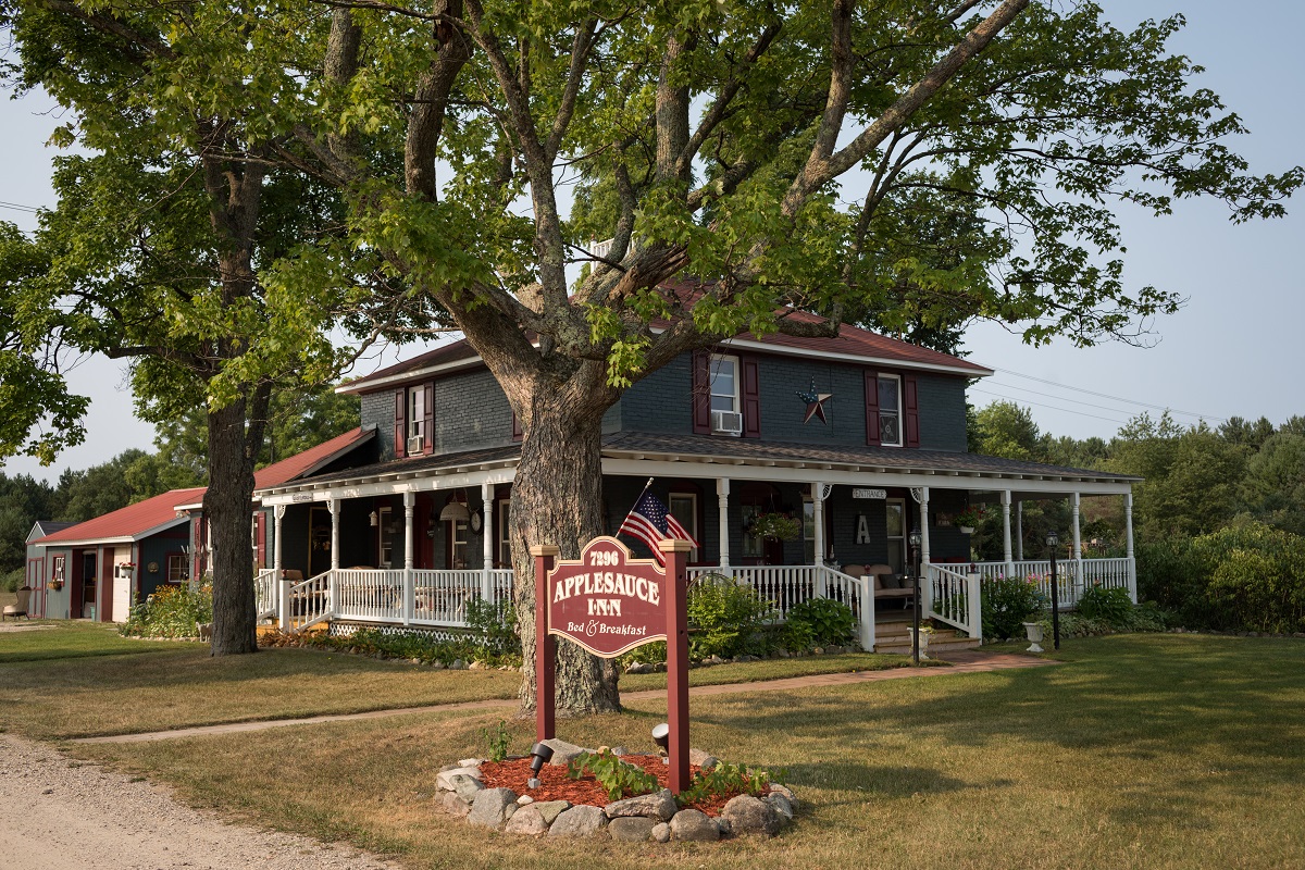 Applesauce Inn Bed and Breakfast Michigan