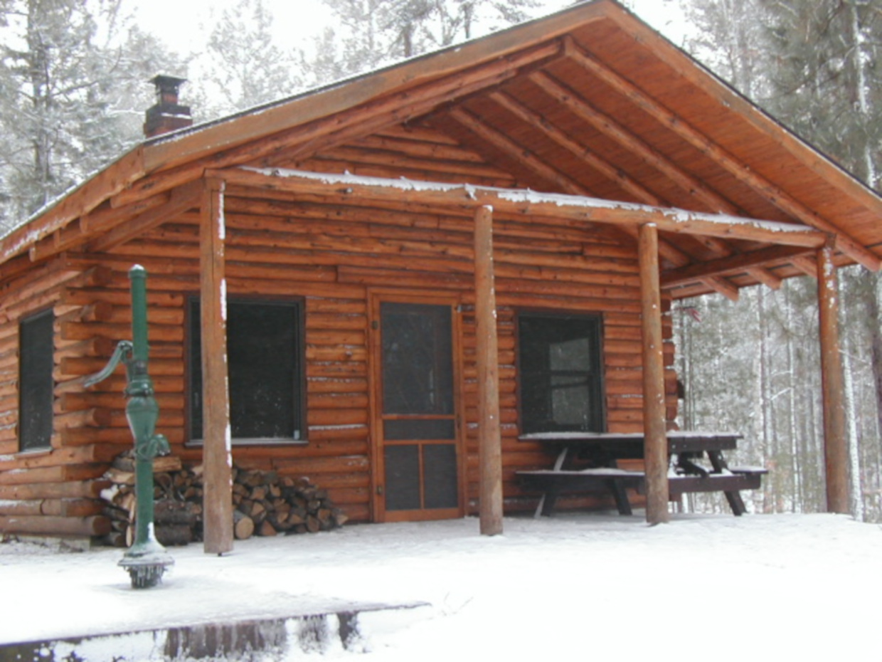 Tom's Lake Cabin Michigan