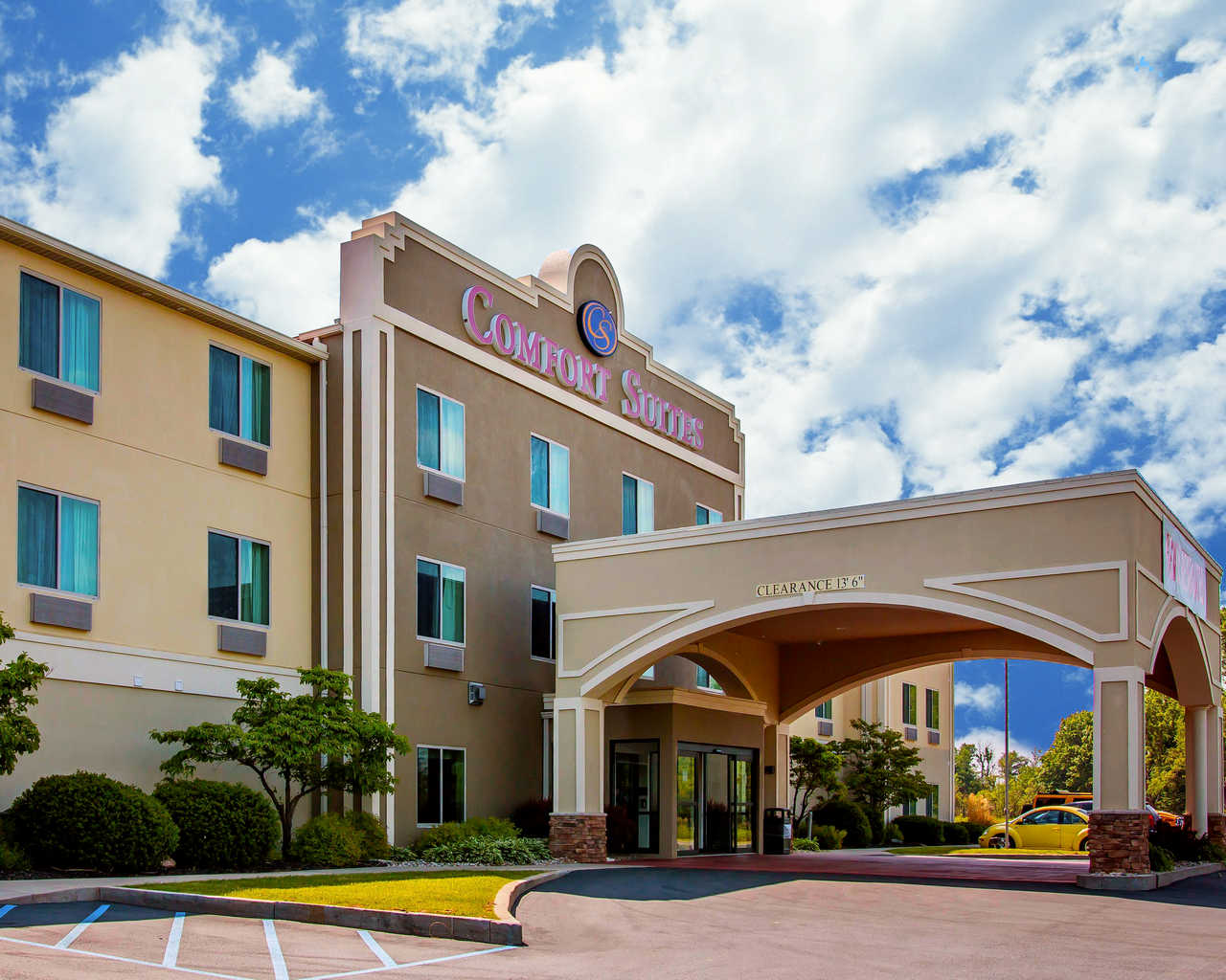 benton harbor hotels with jacuzzi in room