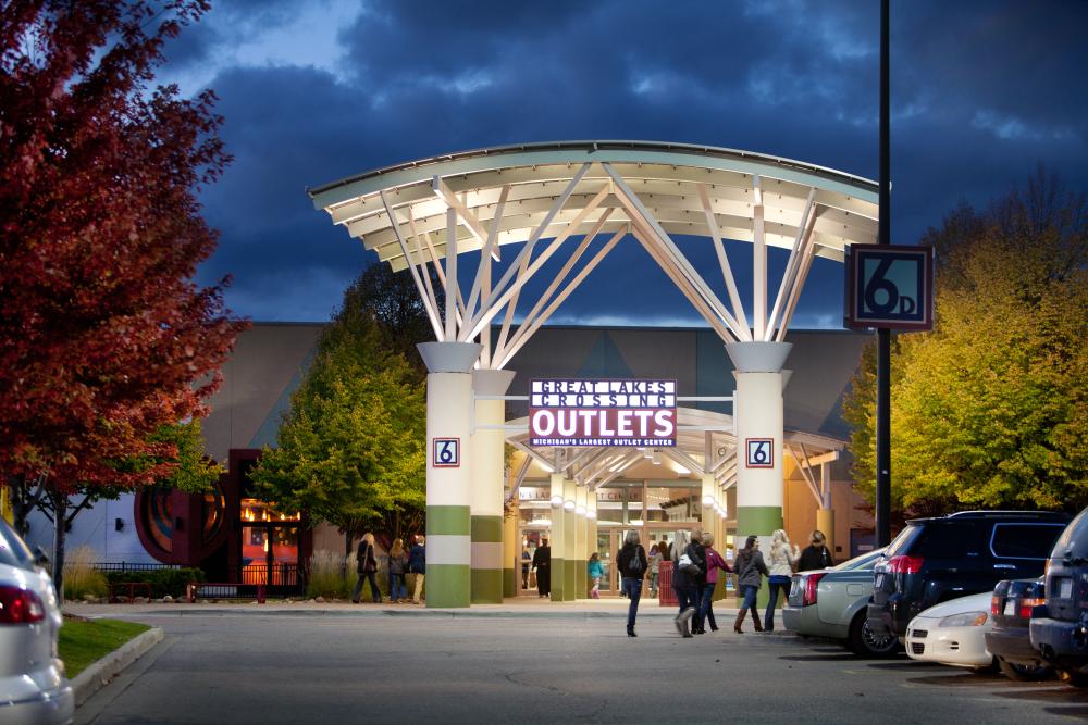 Nike outlet great lakes crossing mall top