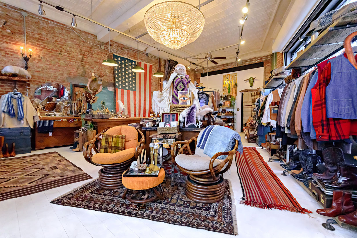 trendy boutiques small town