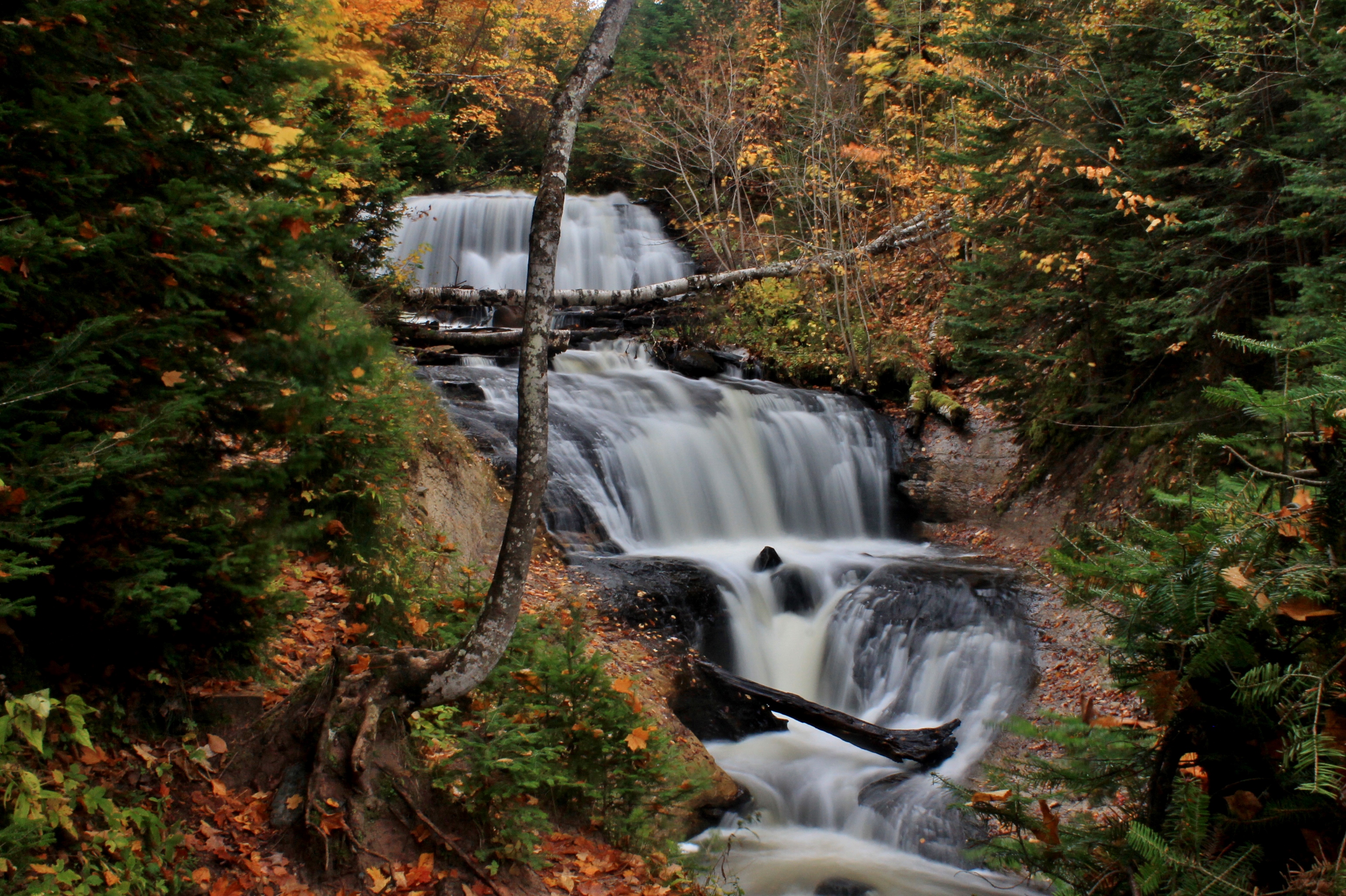 A List of Enchanting Michigan Waterfalls to Visit Year 