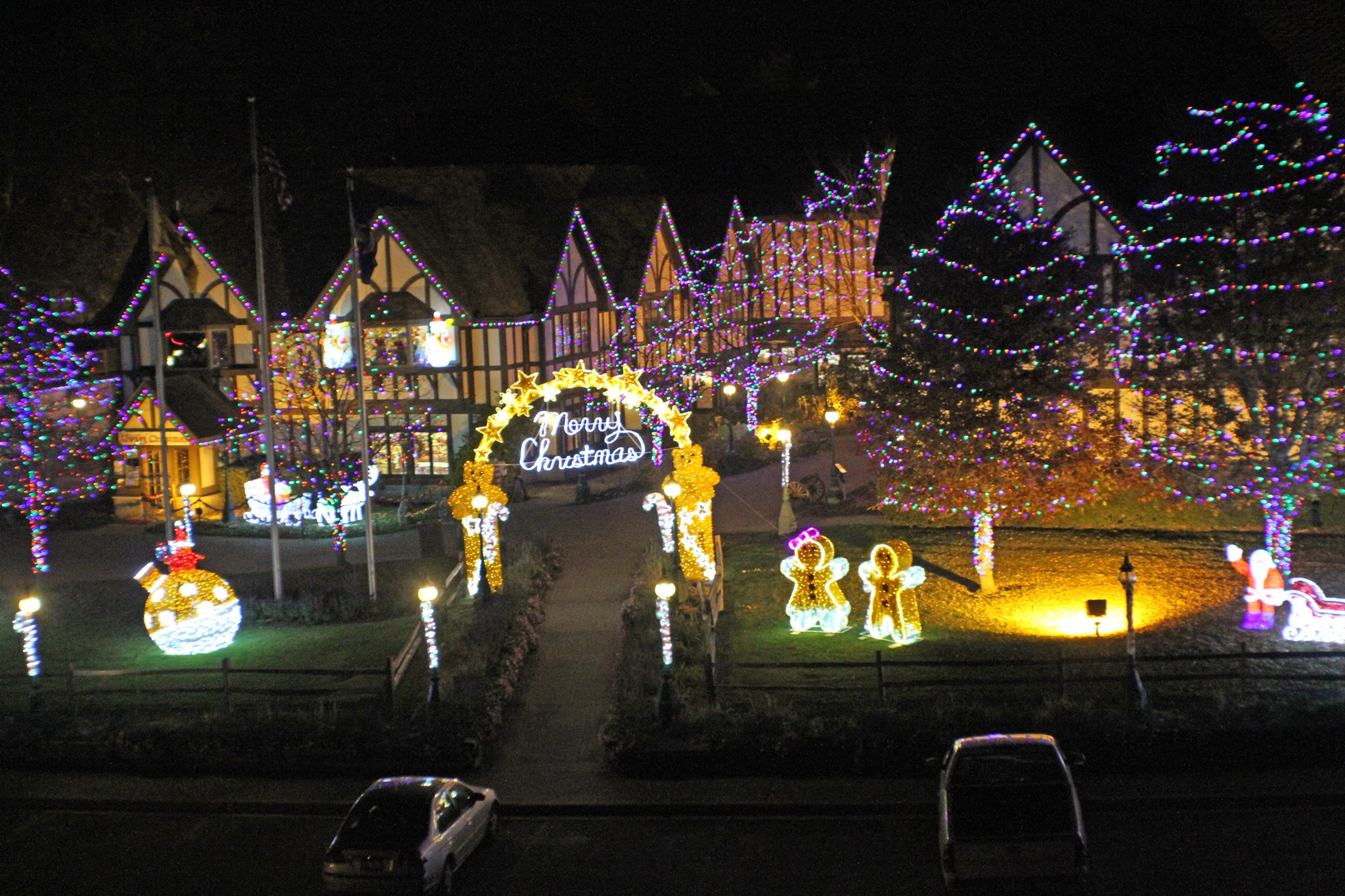 6 Festive Christmas Markets in Michigan  Michigan