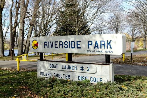 Disc Golf at Riverside Park