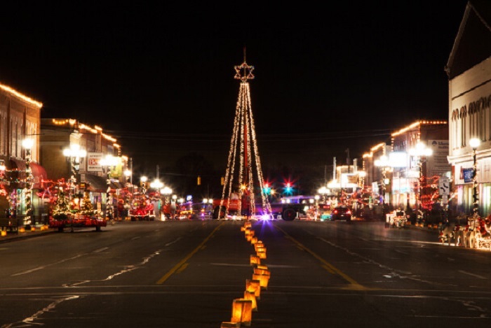 Chesaning Christmas Candlelight Walk