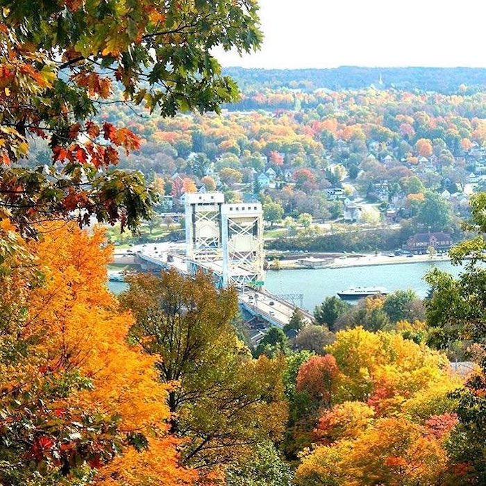 places to visit in michigan during october