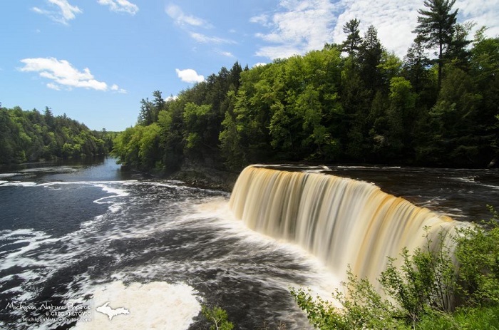 Upper Tahquamenon Falls
